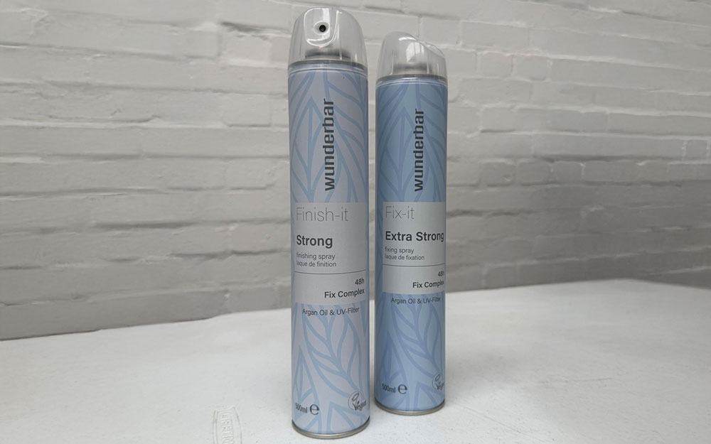 Wunderbar haarsprays gebruikt backstage voor langdurige fixatie van catwalklooks.